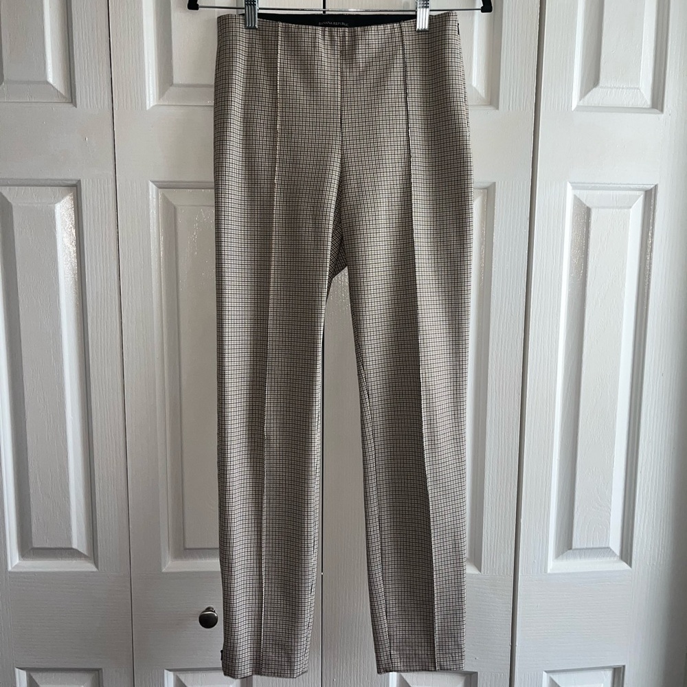 Banana Republic Cropped Houndstooth Dress Pants in brown and black - size 4